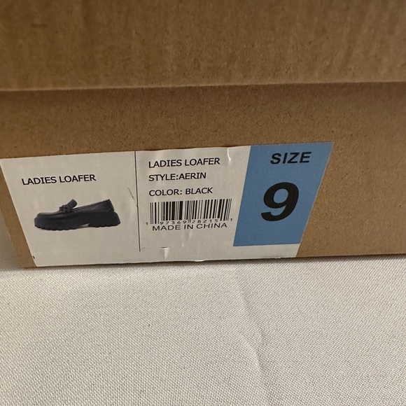 Steve Madden Ladies Chunky Black Platform Loafer NIB - Picture 8 of 14